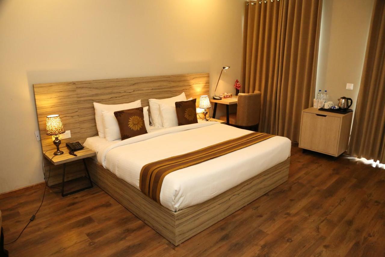 Royal Residence On Sohna Road Delhi  Bagian luar foto
